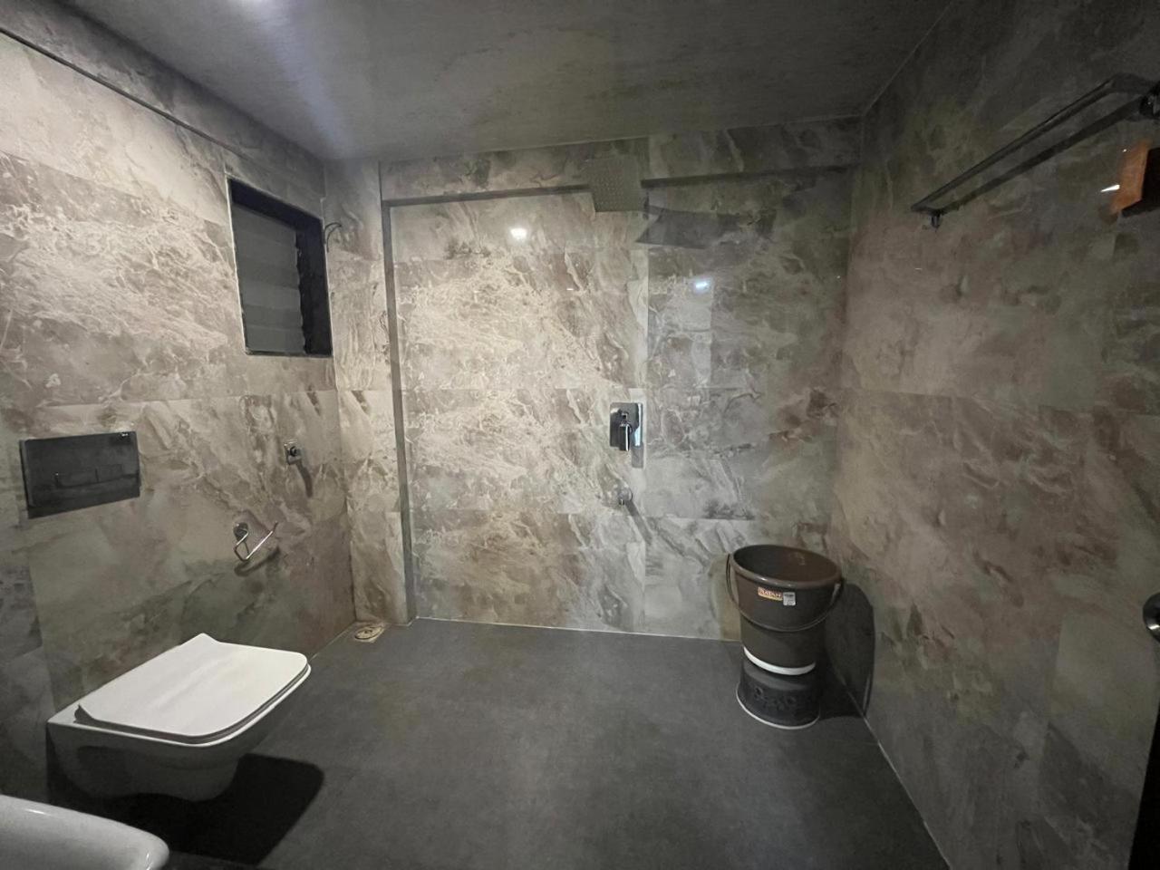 Arsh Executive Inn Dive Extérieur photo