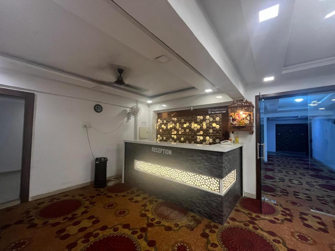 Arsh Executive Inn Dive Extérieur photo